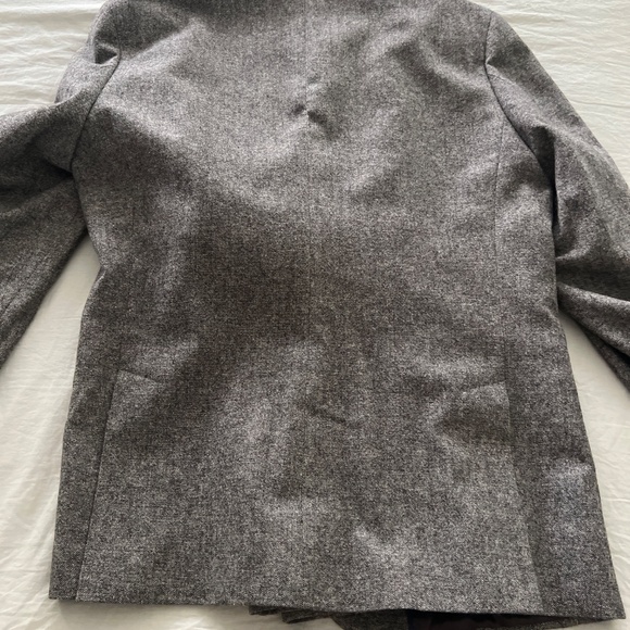 Banana Republic Suit (42R) slim - Picture 15 of 15